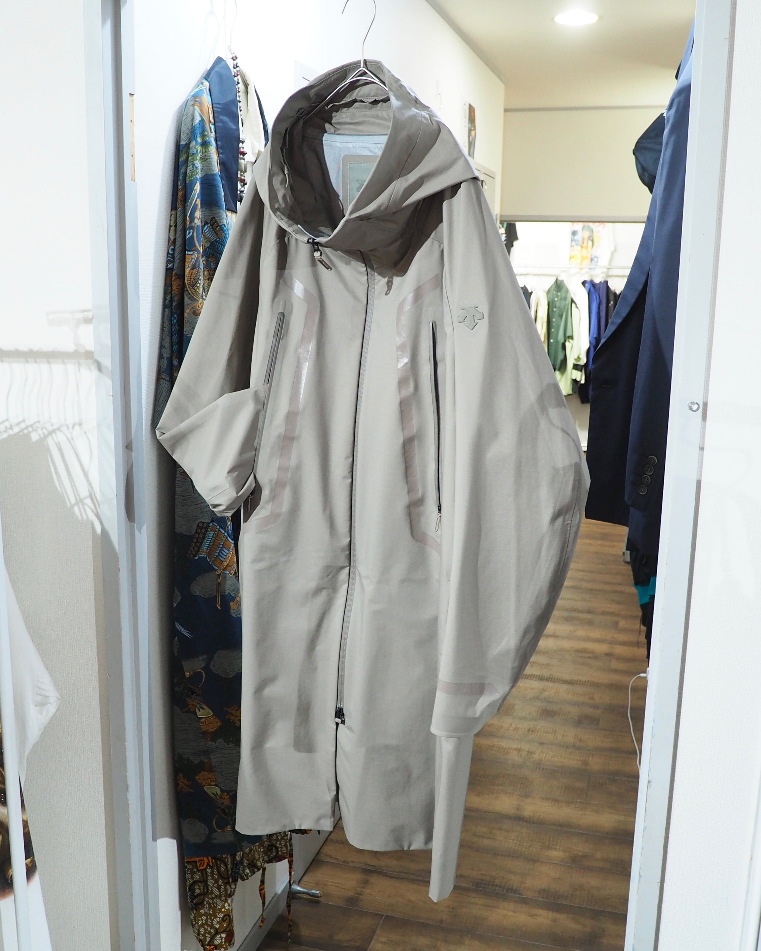 ” DESCENTE ALLTERRAIN ” ALL WEATHER COAT