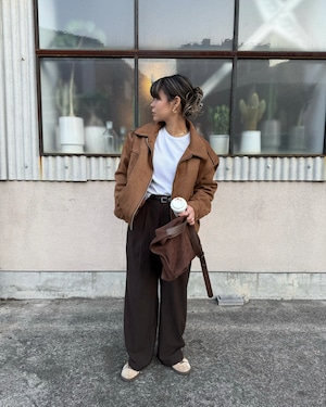 calm suède-like padded blouson <camel>
