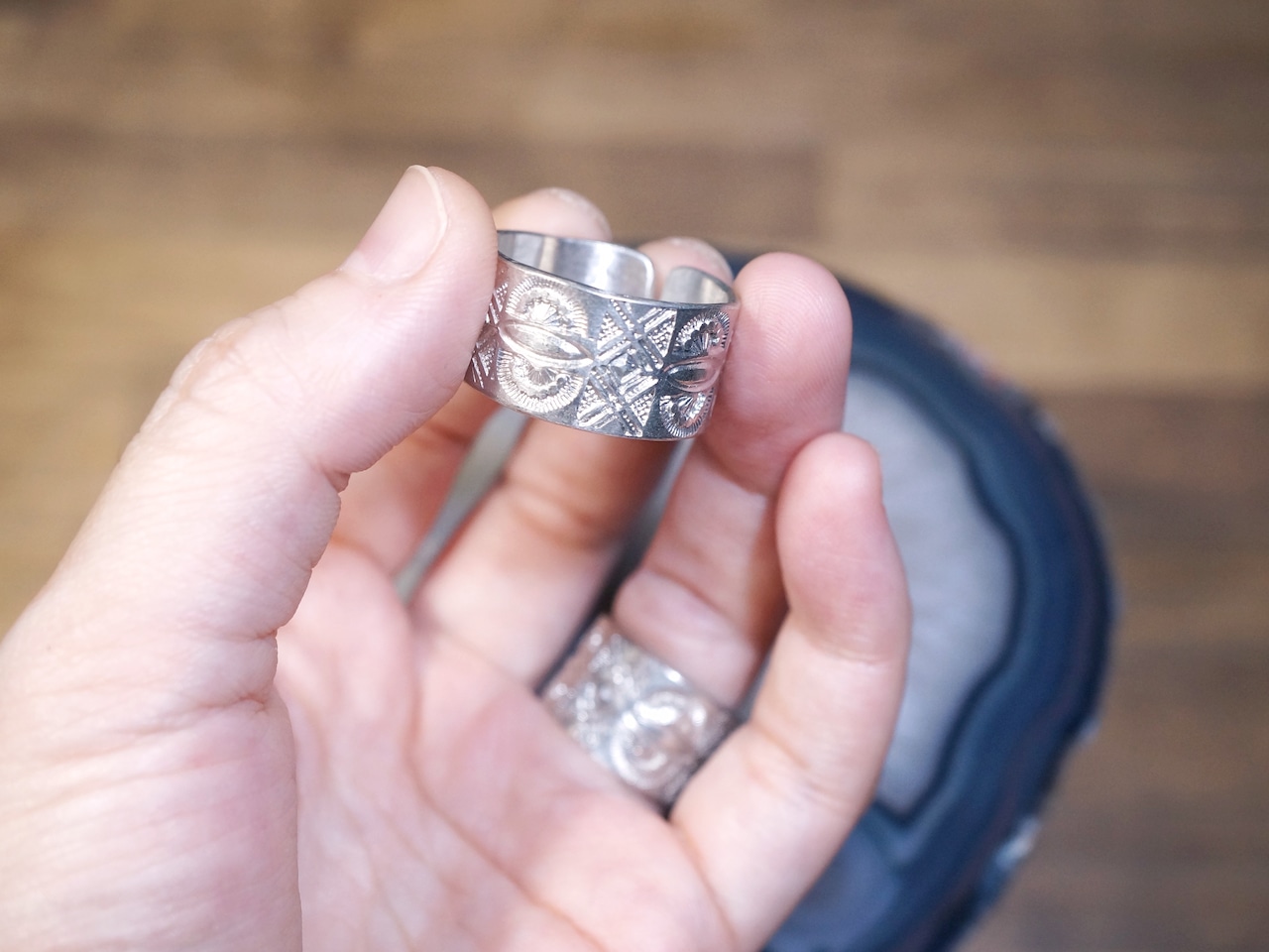 【fionn】明るく肌馴染みのいい錫リング