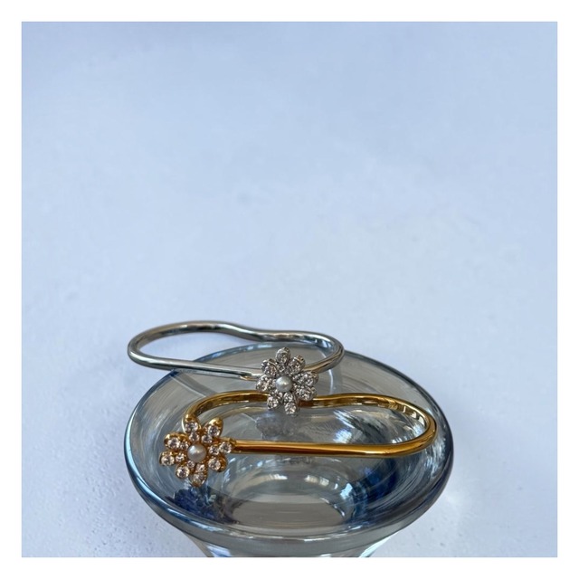 Marguerite double finger ring | BLEU FUME