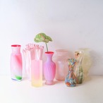 グリーンとホワイトの石の花瓶