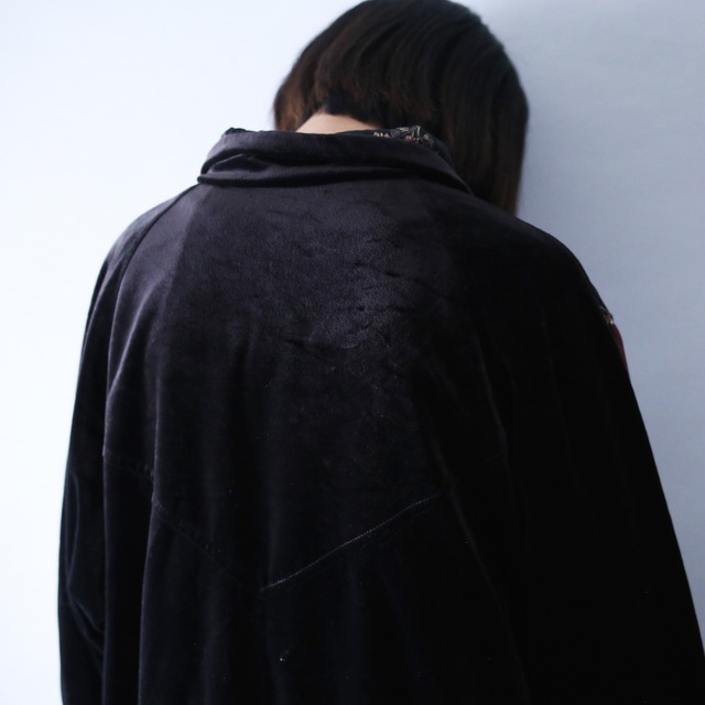 "reversible" velours×nylon switching design over silhouette blouson