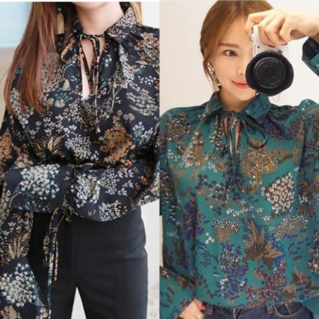 ボタニカル柄 襟付き フレアスリーブ ブラウス