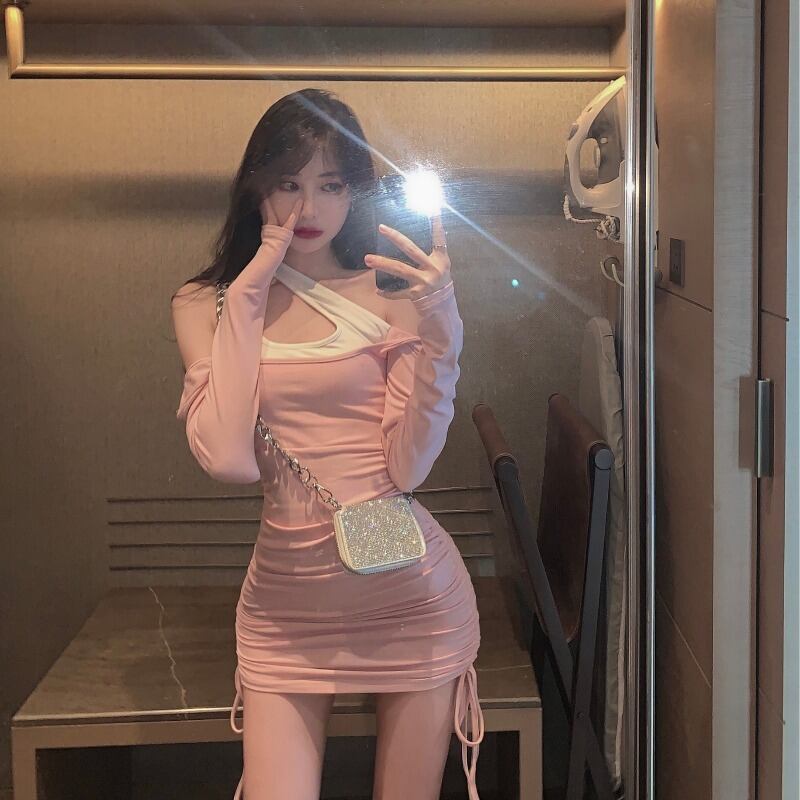 フェイクツーピースドレスレディース秋長袖タイトフィットヒップショートスカート2020新気質インナーベーススカート ブラックストロベリース77083145921