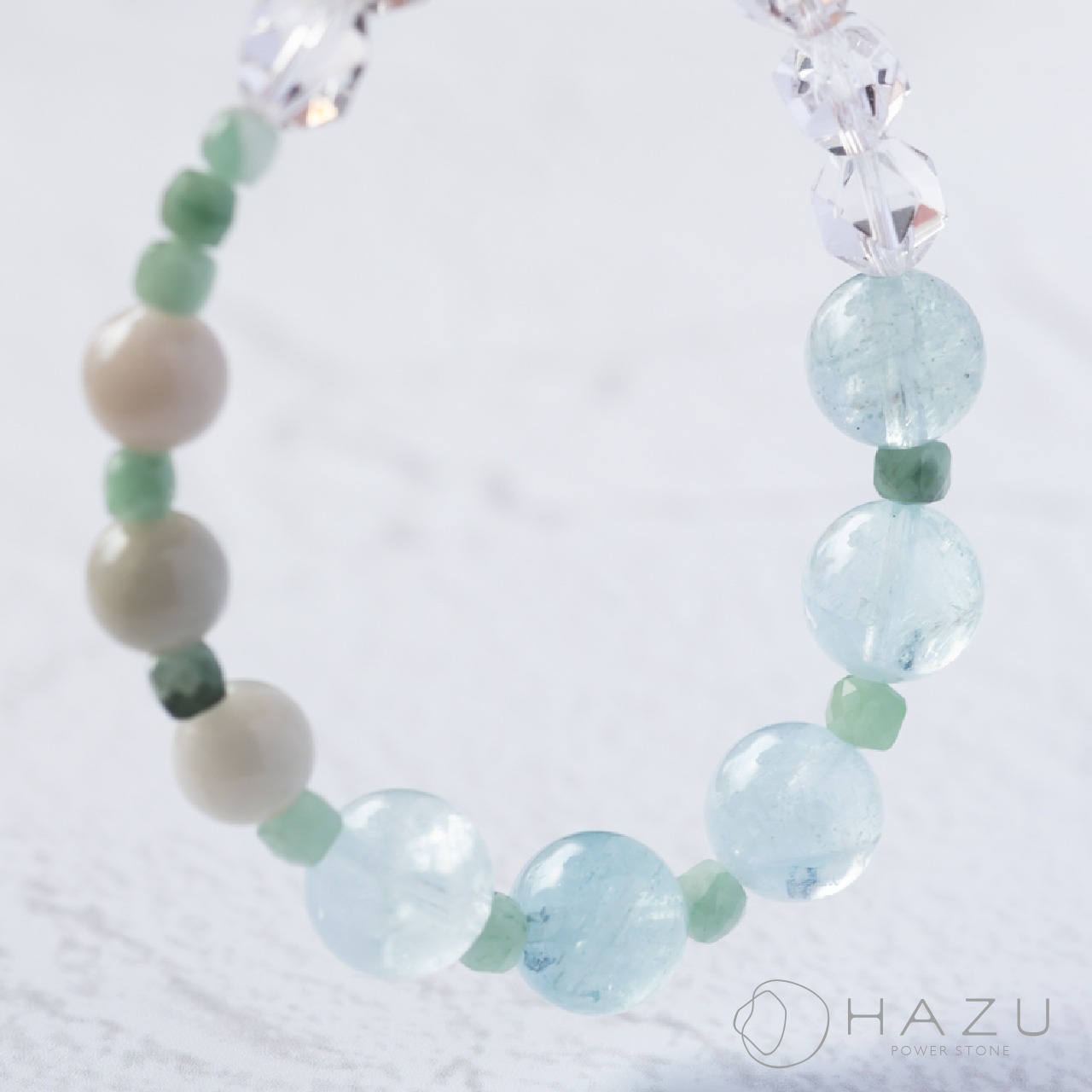 天然カラーの優しいアクアマリン［アクアマリン（非加熱）／翡翠／水晶］