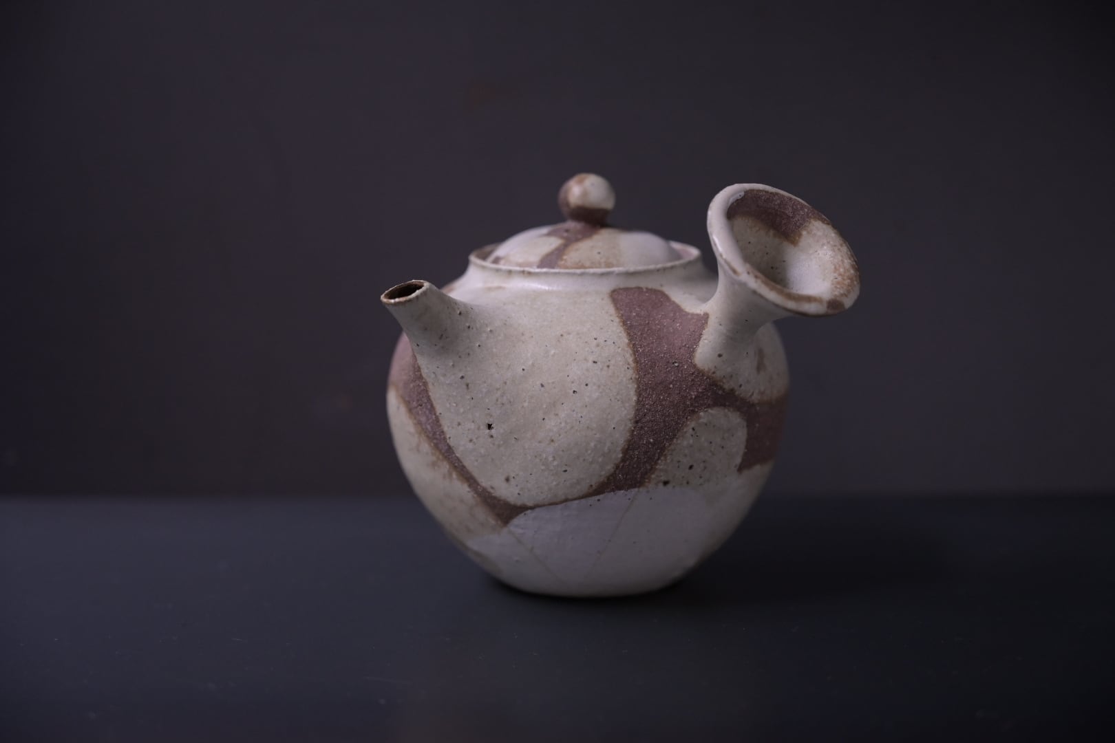 山崎さおり 楽赤急須 | 鎌倉倶楽部 茶寮