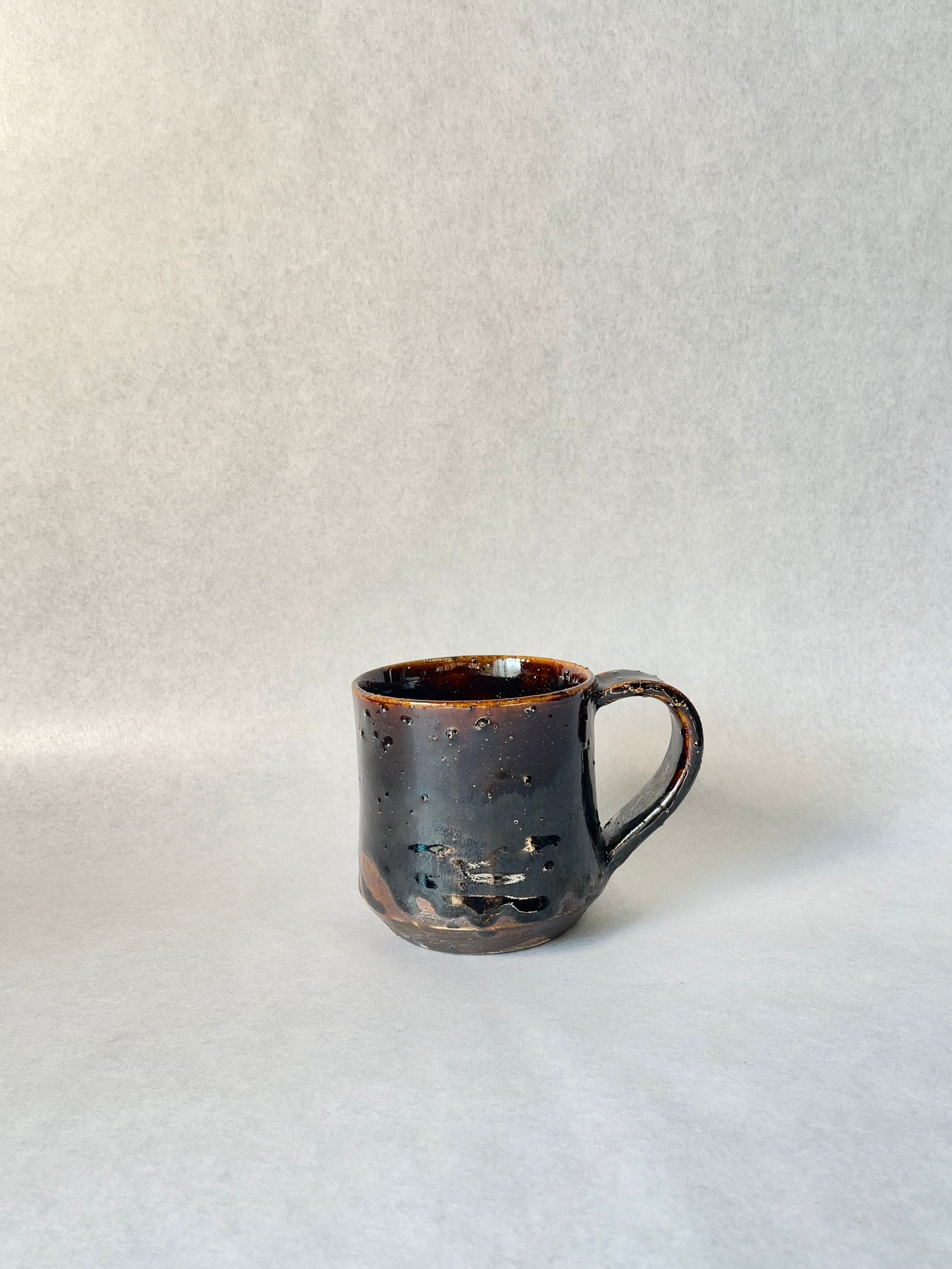 究極の古美術◼️蔵から黒飴のような美しい雰囲気の良い飴色の花瓶、壺が出てきました。 究極の古美術◼️蔵から黒飴のような美しい雰囲気の良い飴色の花瓶、壺