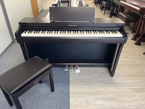 ★78779【電子ピアノ】YAMAHA CLP825R 25年製