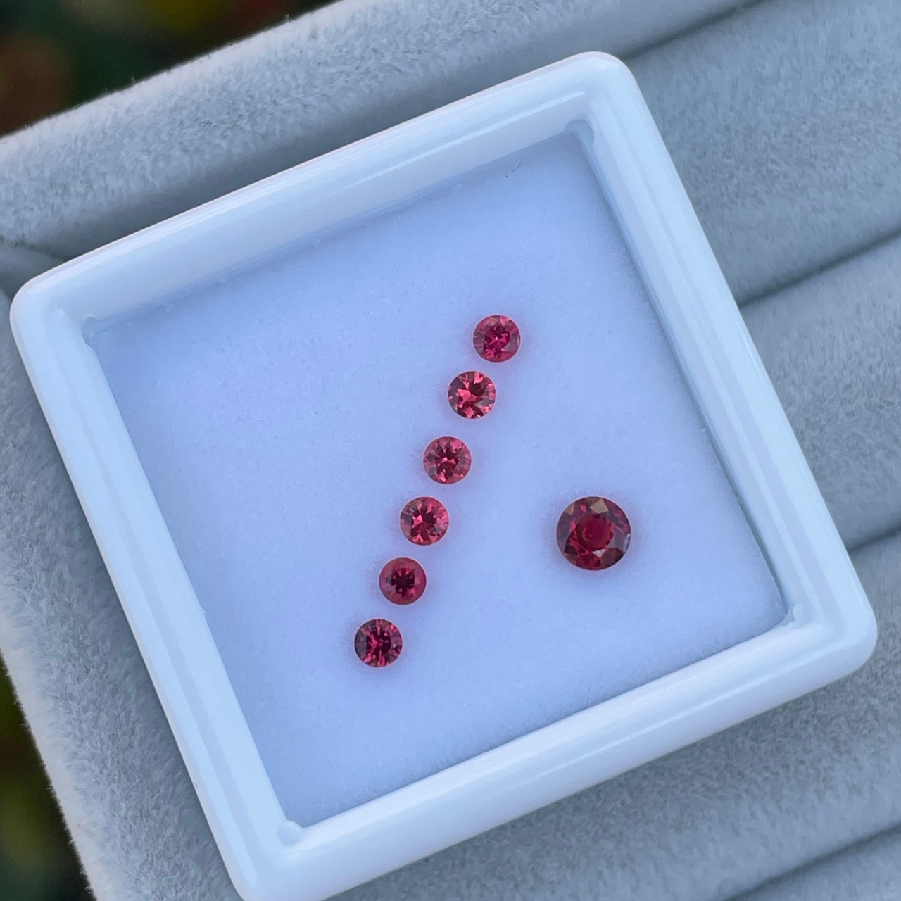 レッドスピネル3.3mm 1pc & 2.1mm 6 pcs セット - ミャンマー産