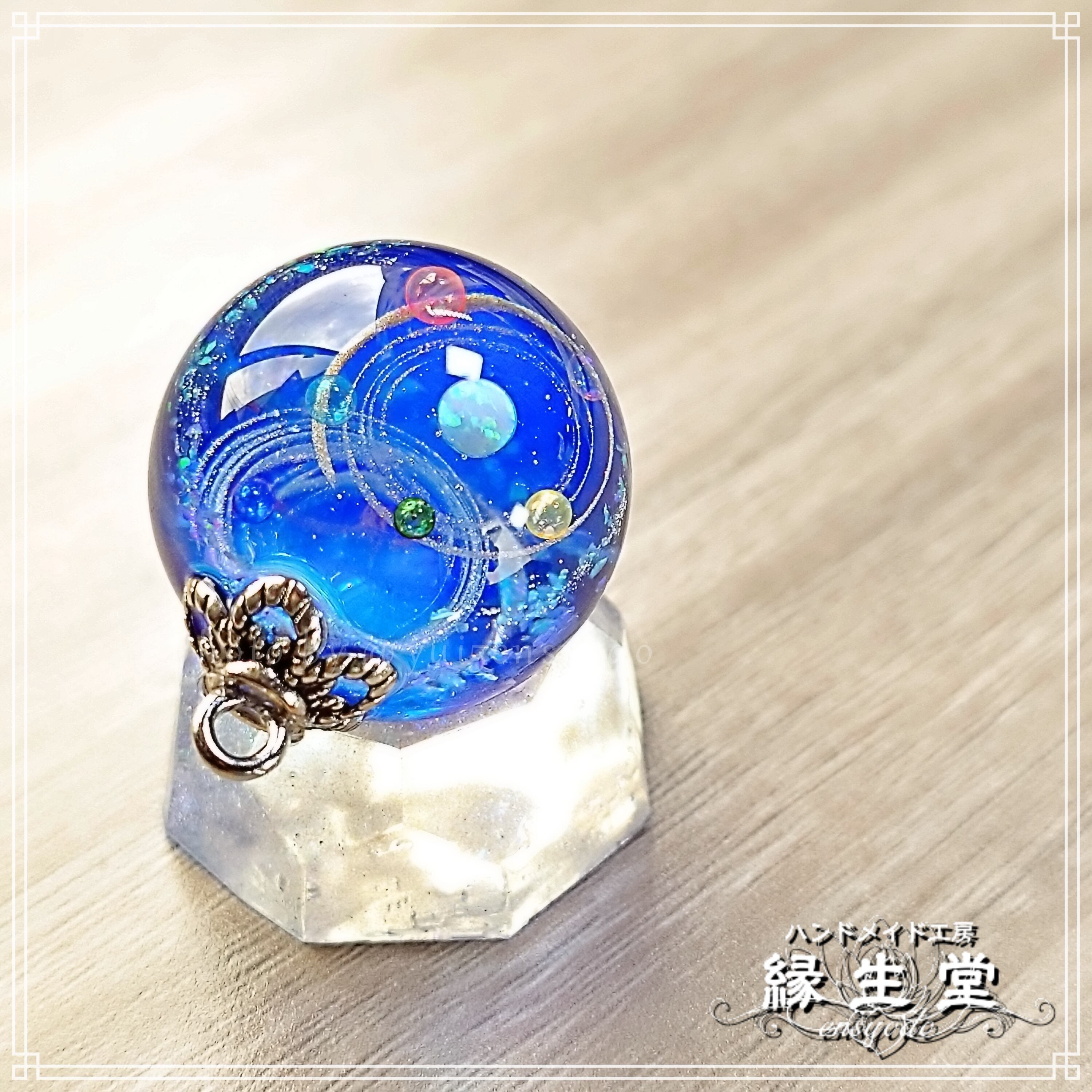 小さな星座を閉じ込めた宇宙玉アクセサリー*セミオーダー