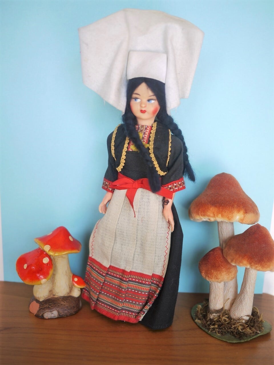 民族衣装人形 フォークロアドール コスチュームドール | こりすのパン