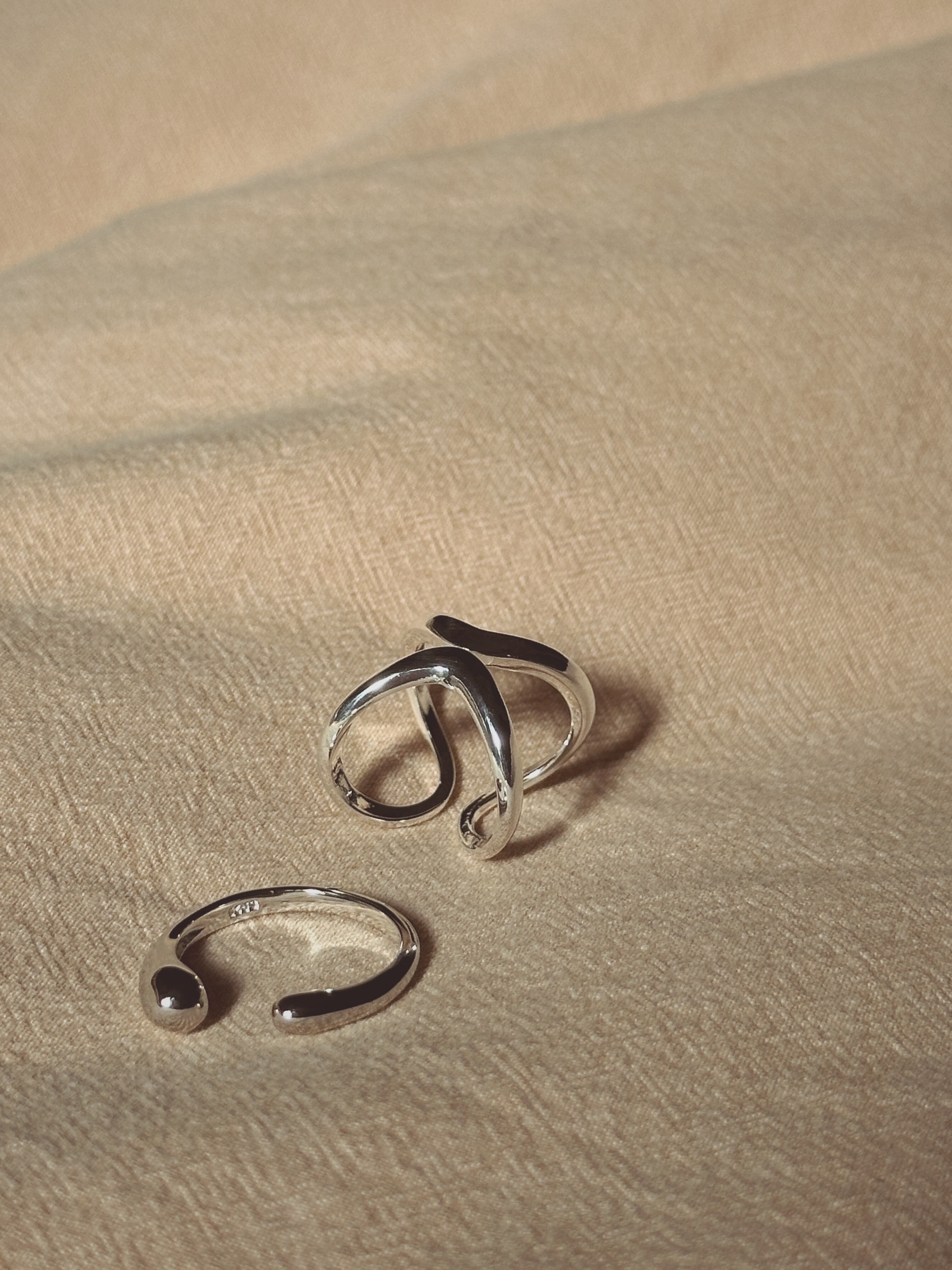 crossing ring (silver) | AMARYLLIS