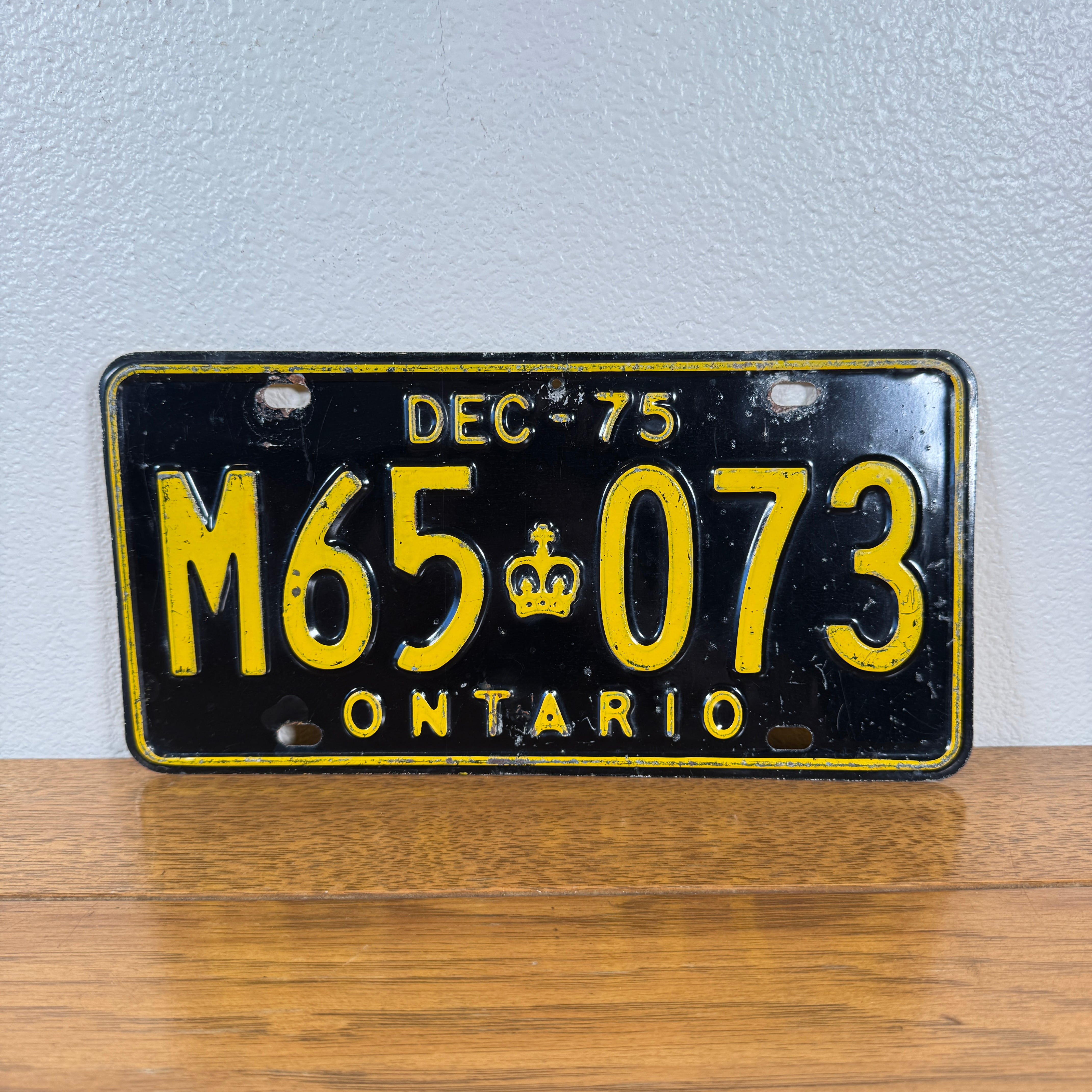 #1648 オンタリオ ナンバープレート インテリア