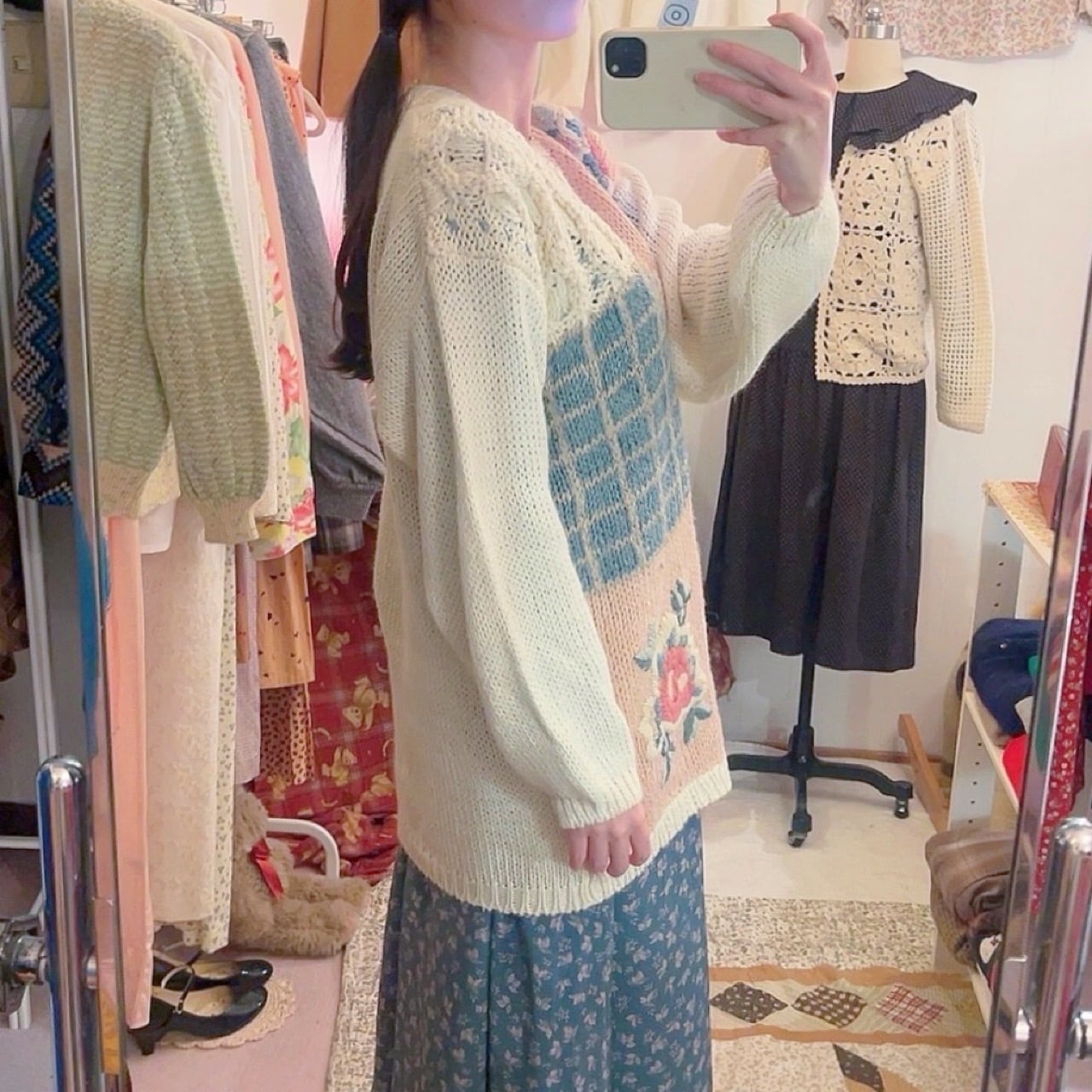 flower check knit sweater