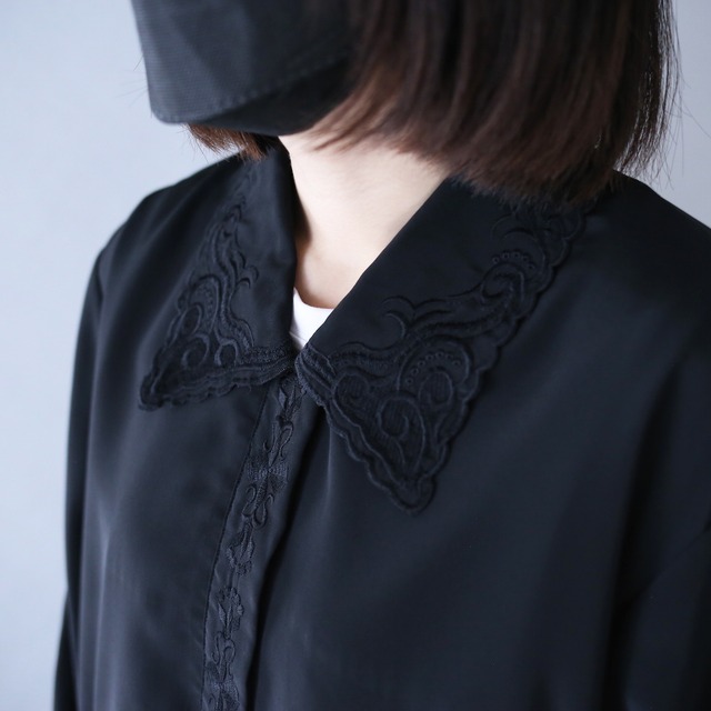 "刺繍" collar and fry-front design black one-tone mode shirt