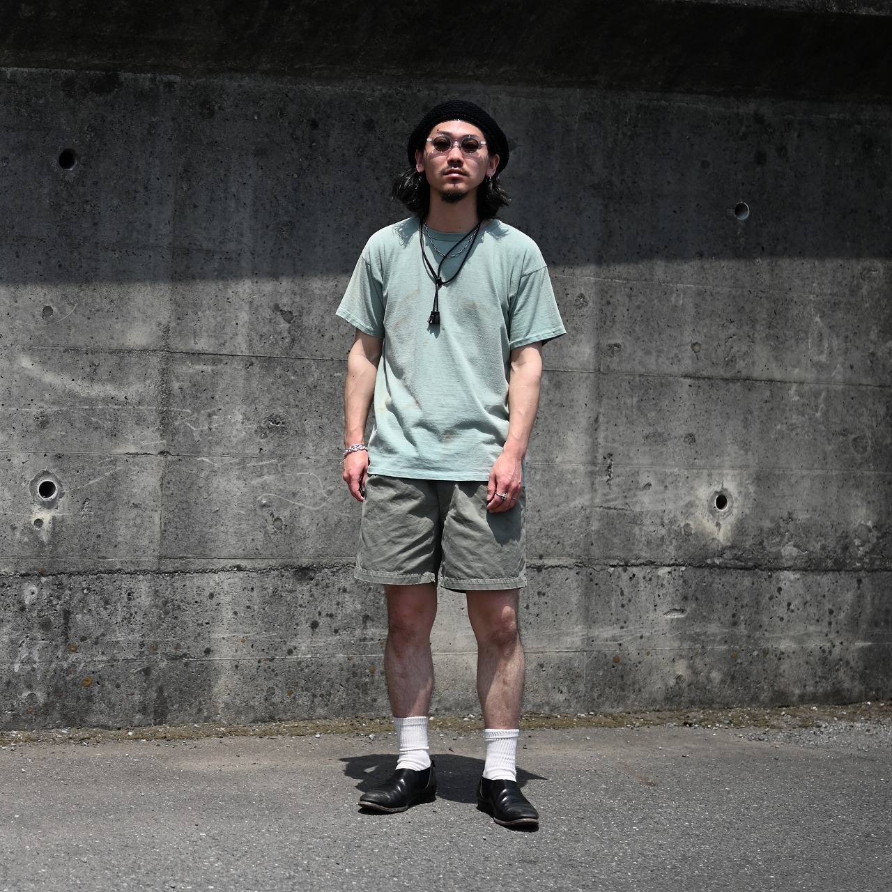 BOWWOW(バウワウ） 8812 TEE AGED、US ARMY CHINO SHORTS AGEDグリーンコーデ