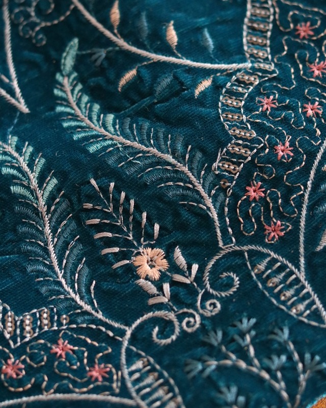 インド刺繍ファブリック　スクエア巾着バッグ