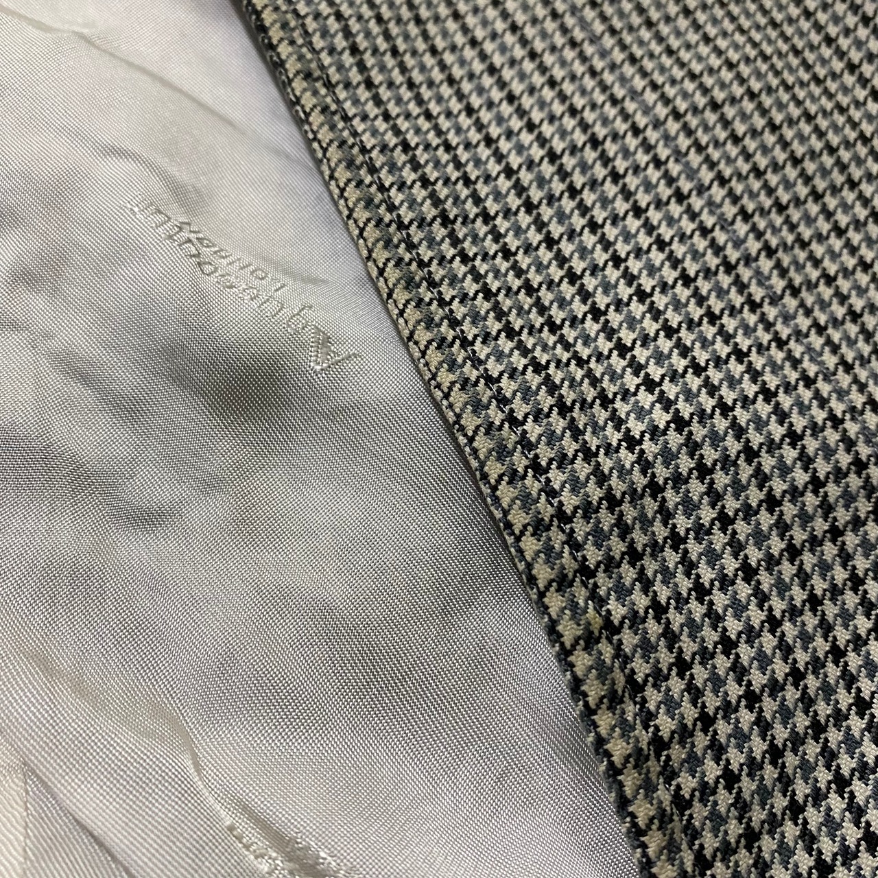 vintage AQUASCUTUM houndstooth pattern balmacaan coat made in england