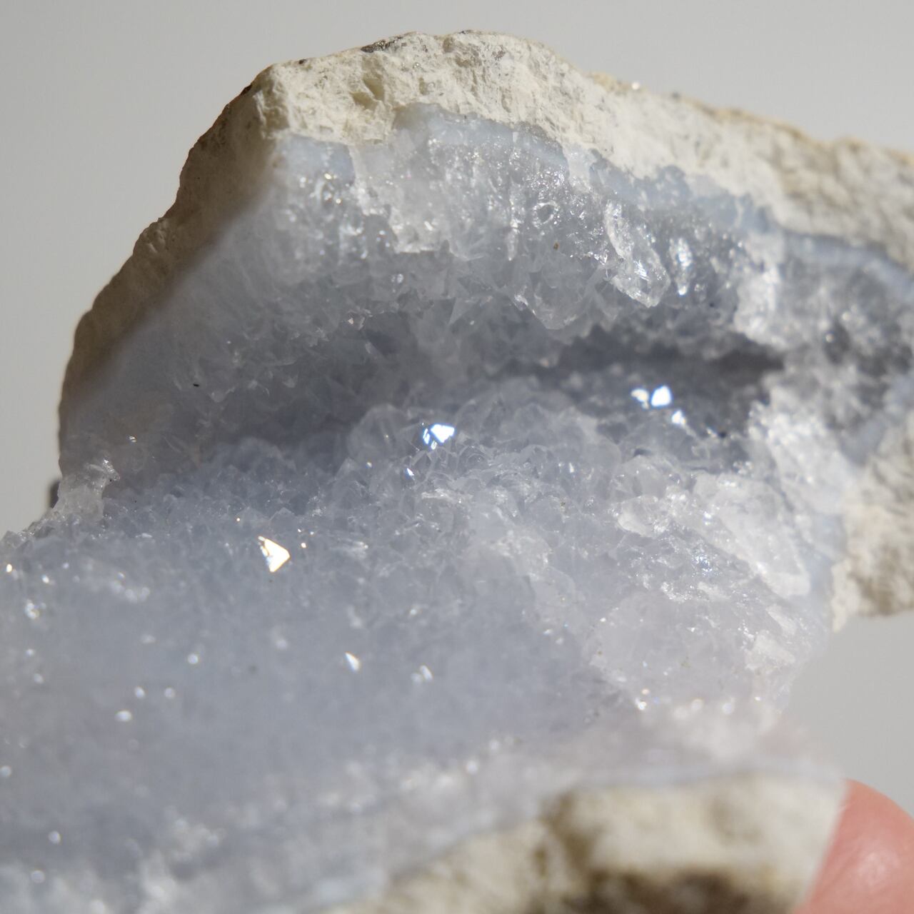 ブルーカルセドニー　モルデナイト　共生鉱物標本　原石鉱石　天然石　ストーン インド産 ブルーカルセドニー、モルデナイト | 鉱物標本,カ行