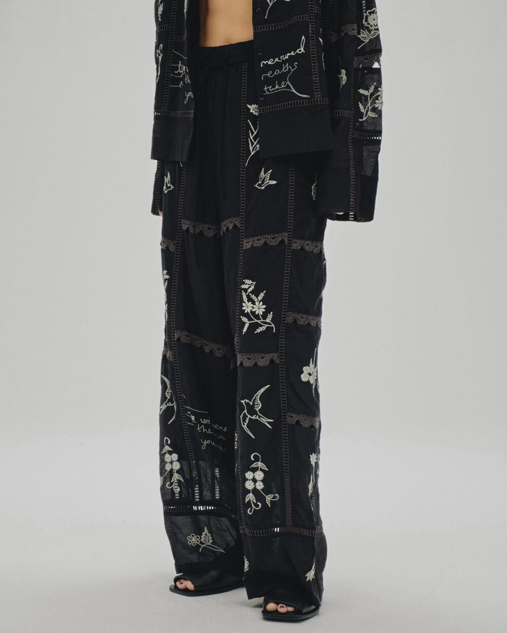 TODAYFUL(トゥデイフル) Embroidery Patchwork Trousers | サウス