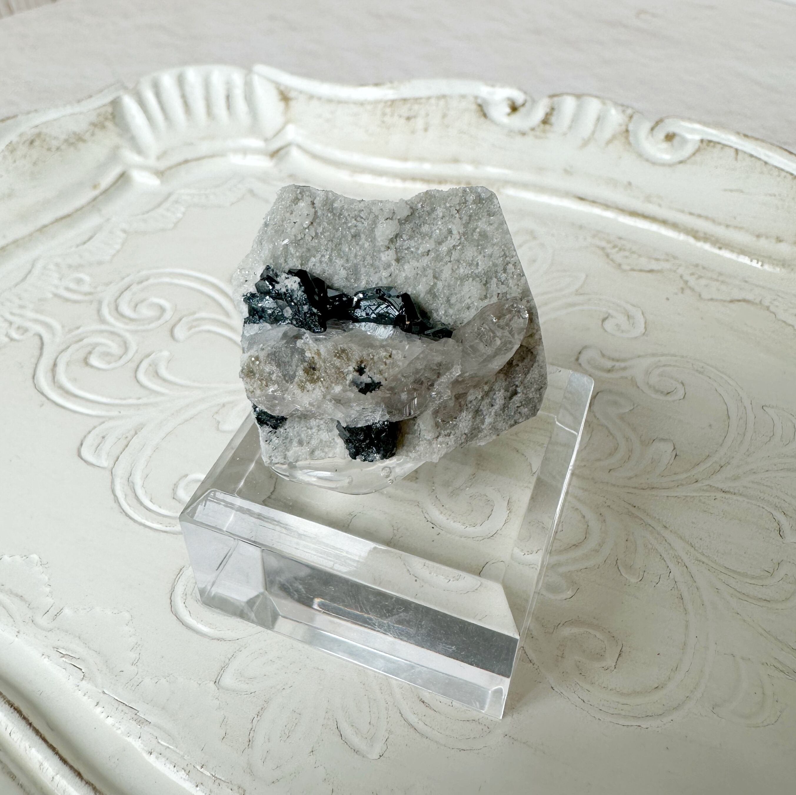 大切な存在】アイアンローズ ヘマタイトローズ オン クォーツ 赤鉄鉱