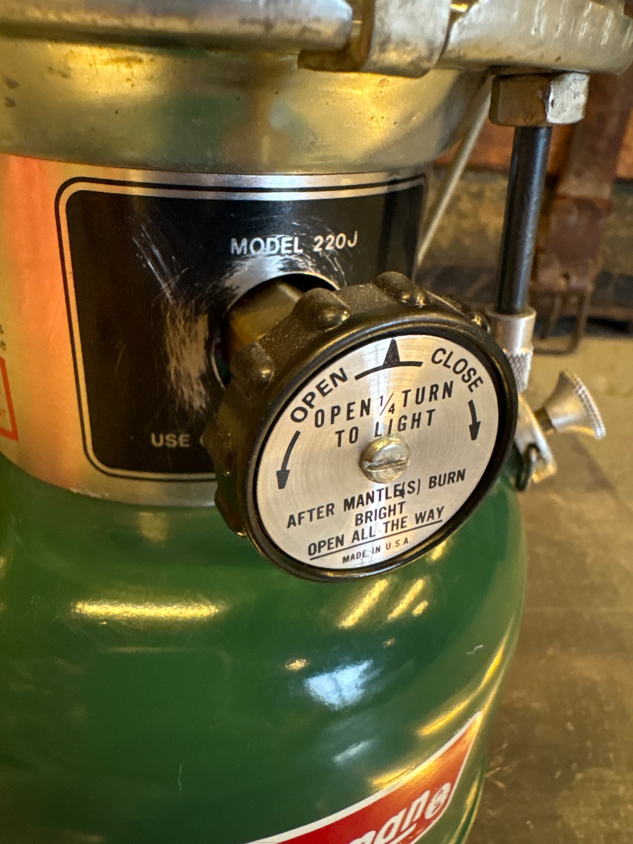 Coleman Model 220J  ランタン