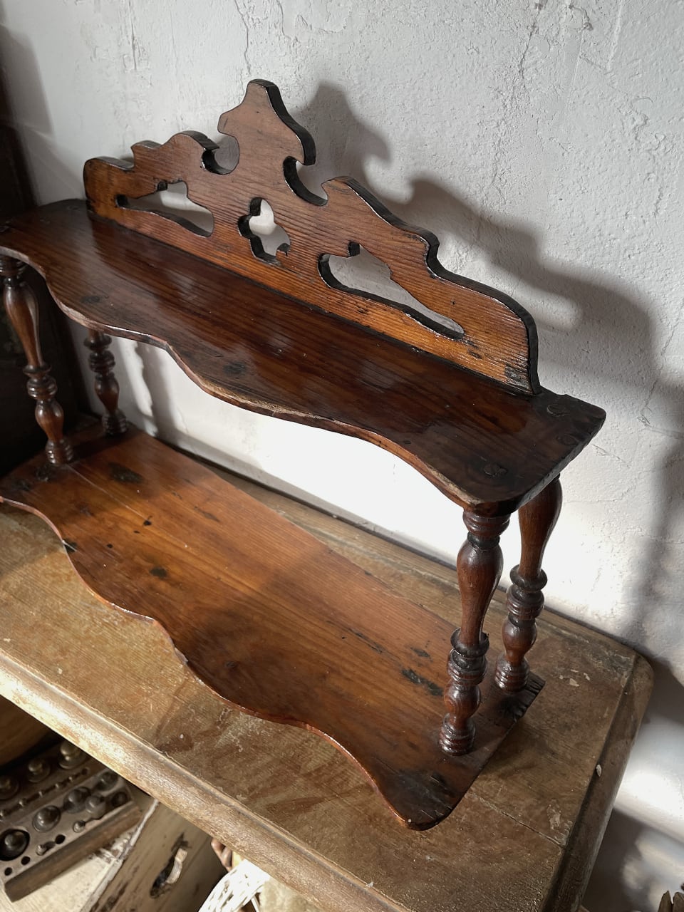 アンティーク 2段ウォールシェルフ ブラウン | Brocante de La Cocotte