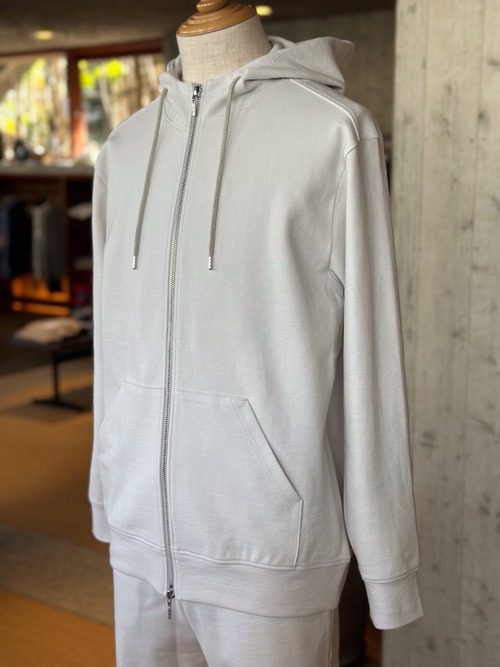 three dots / ストレッチポンチ ジップフーディ