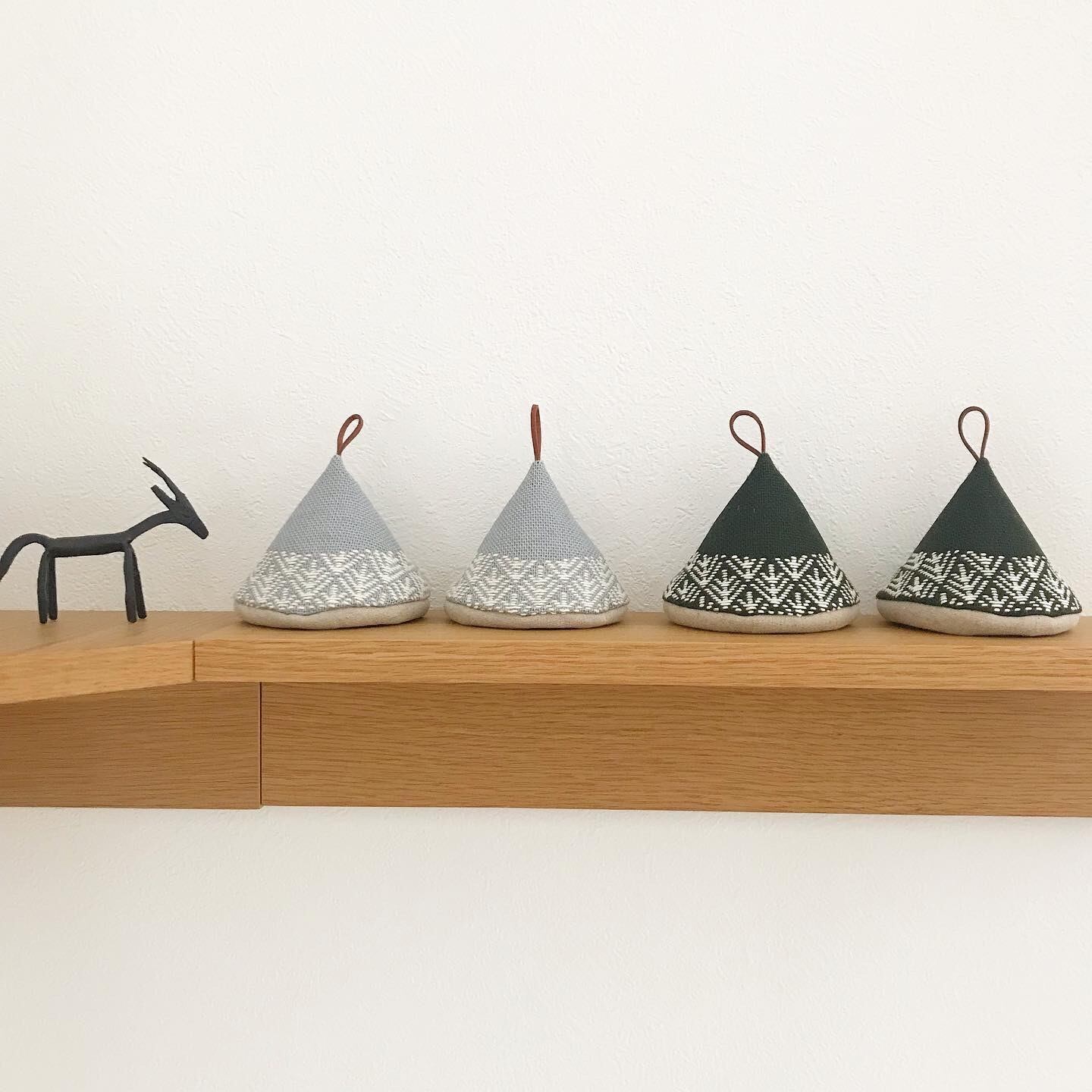 【kaori】三角鍋つかみ　オーダー　ポメックス 展示のみ】三角鍋つかみ | カエコ手芸店