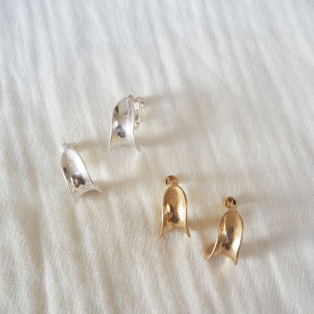 Curvy Hoop Earring《SLV/GLD》19385154