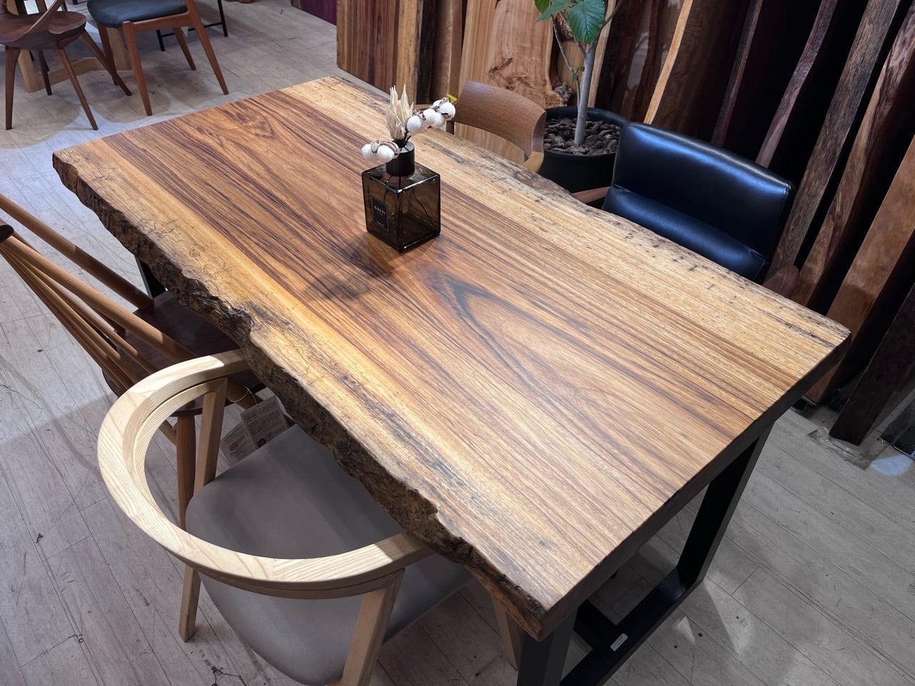 千年家具 - 無垢一枚板テーブル・ダイニングテーブル専門店