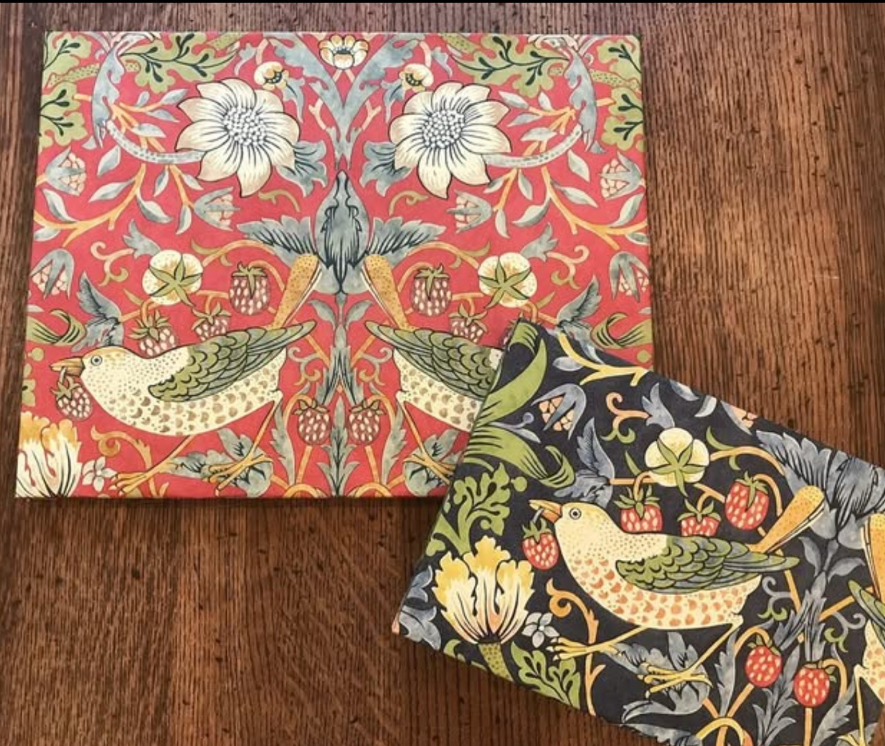 輸入壁紙　MORRIS&Co. STRAWBERRY THIEF