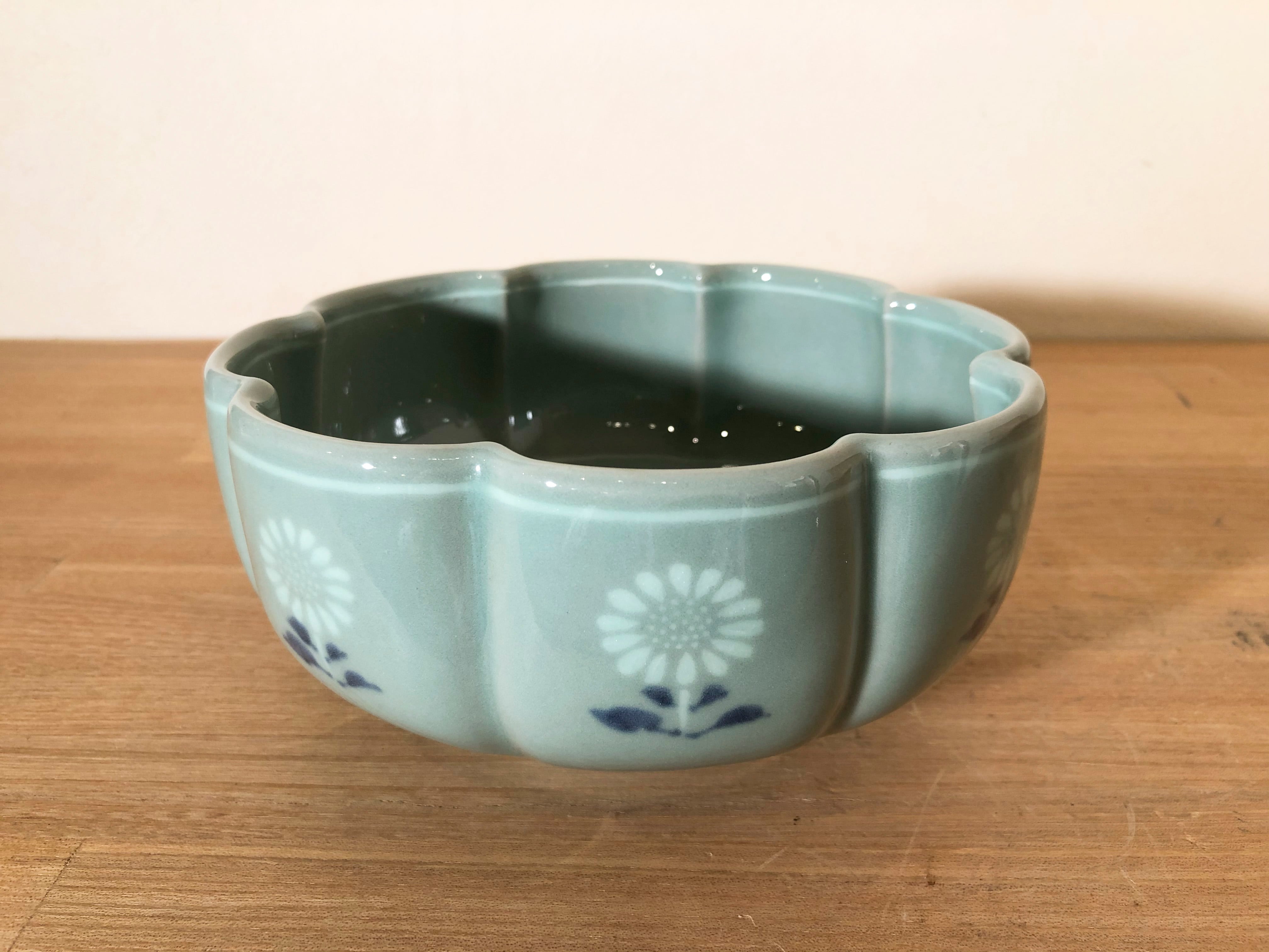 真葛香山作 青磁釉 菊花形供蓋付 すばやい