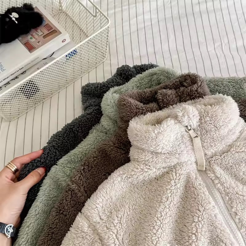 GO.U刺繍ファージャケット