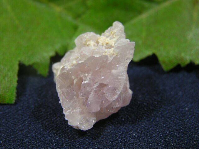 ローズクォーツ（紅水晶）結晶石 クラスター 稀少 原石・幸運・愛の