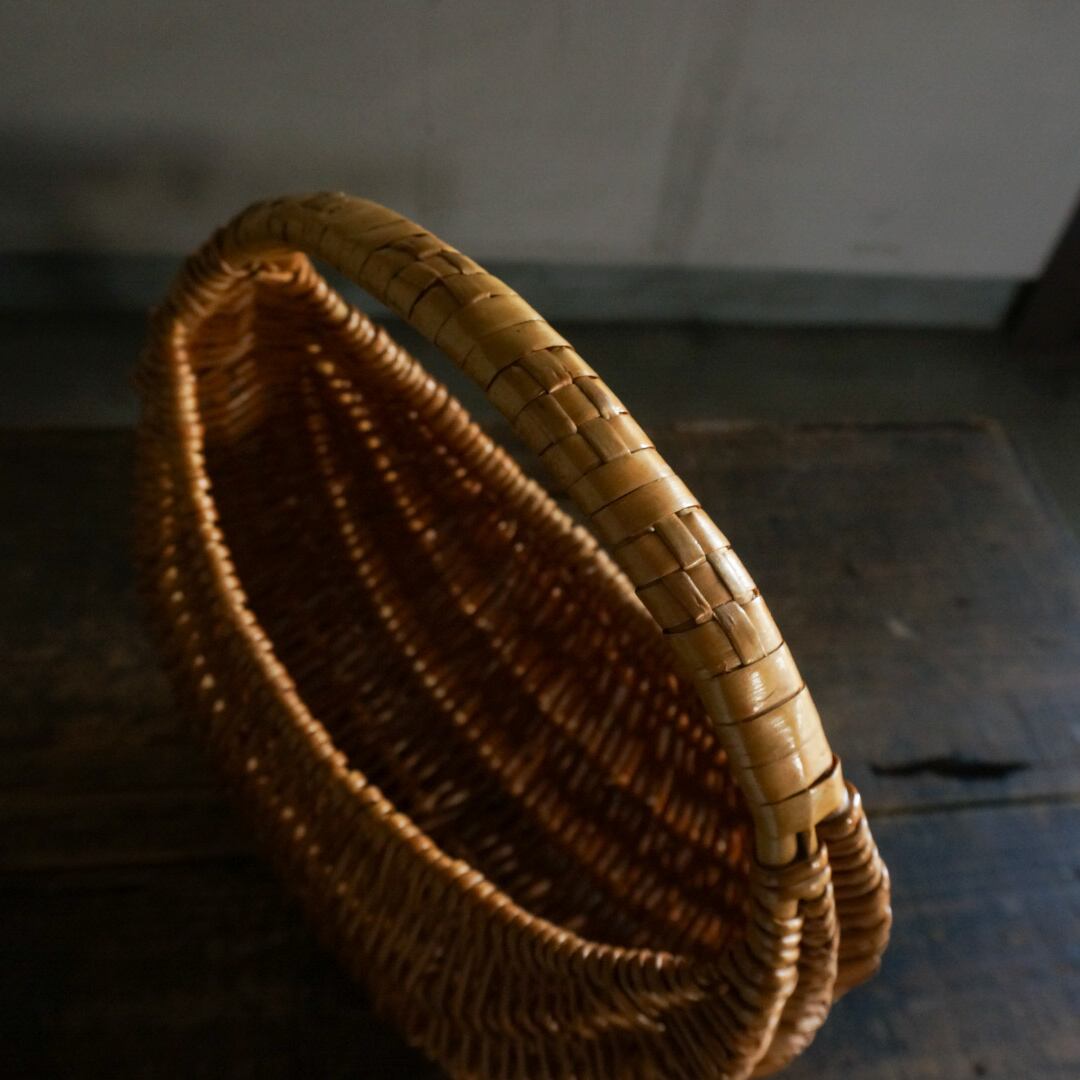 古いフランスのパニエ