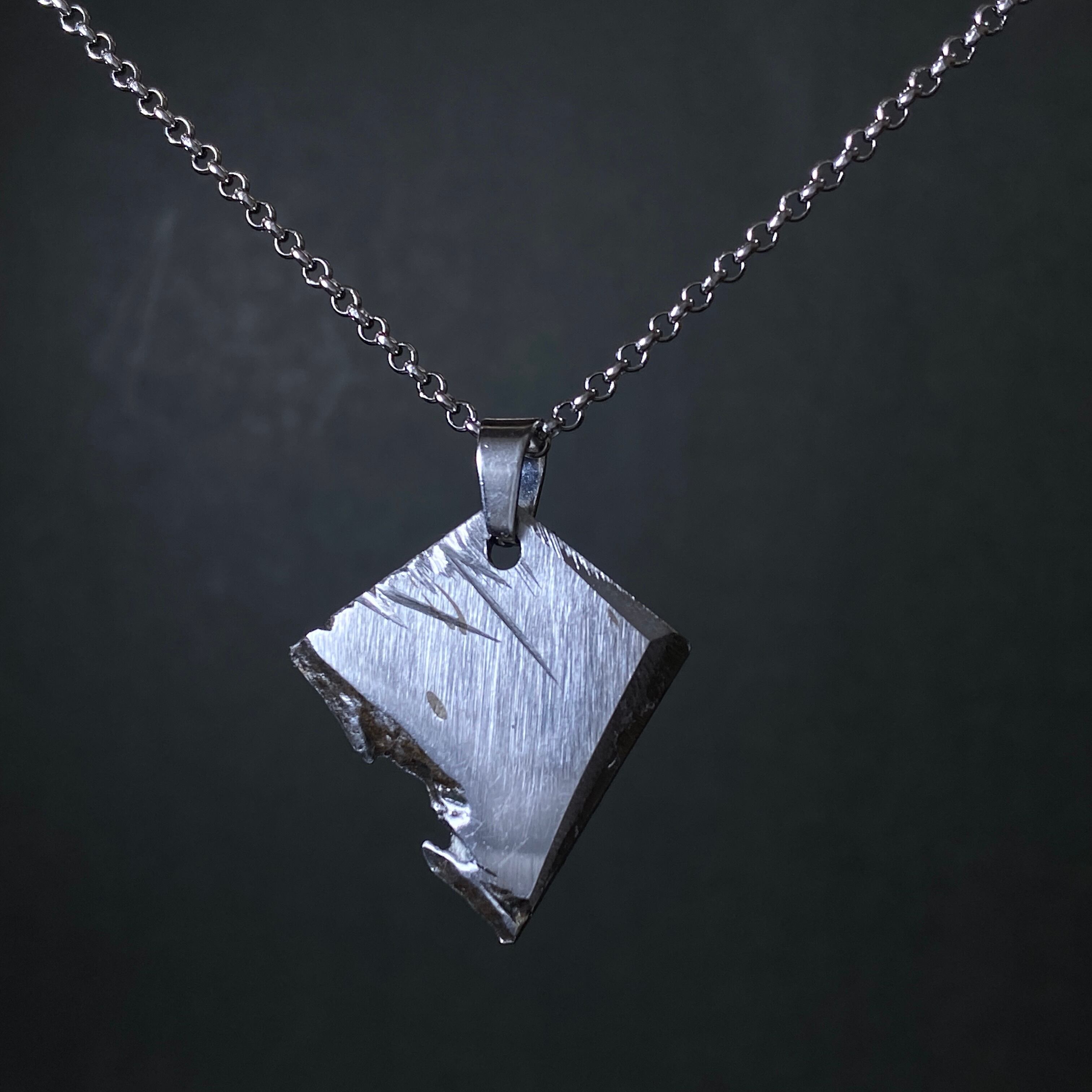美術品・アンティーク・コレクション ドロニノ隕石 ネックレス 鉄隕石