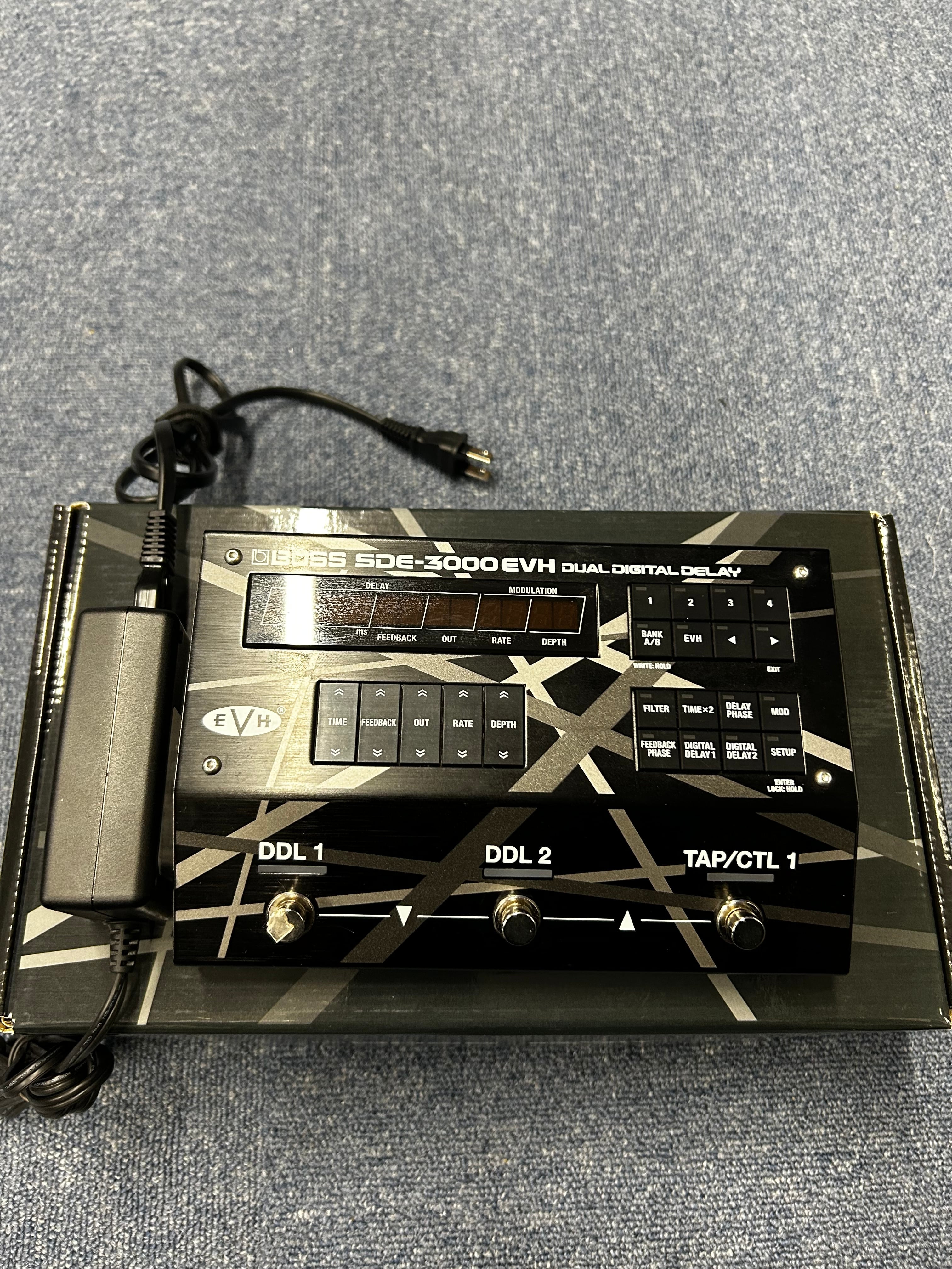 新品同様！BOSS SDE-3000 EVH ボス デジタルディレイ ギター