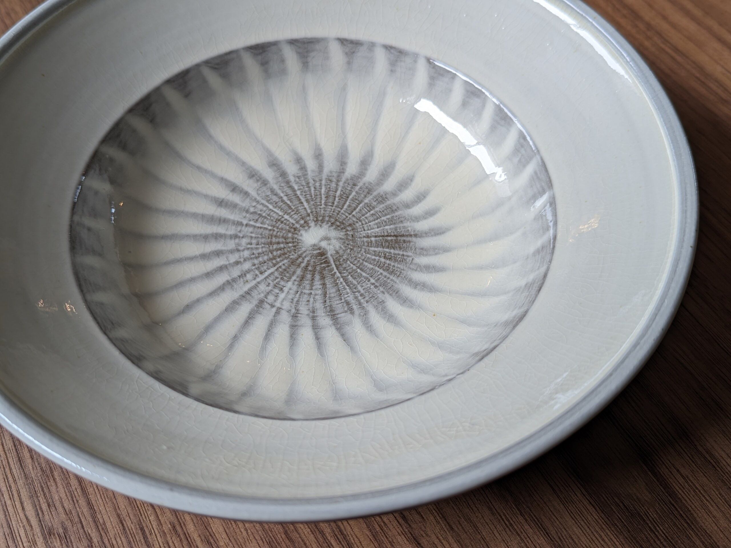 小石原焼 リムプレート皿（刷毛目・2トーン） | 上鶴窯 | inoya