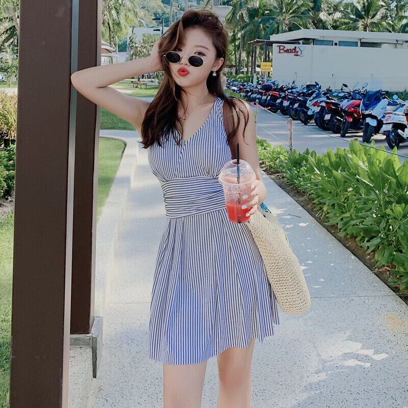 水着 ワンピース水着 オールインワン フレア ハイウエスト ホルターネック 背中あき ストライプ 体型カバー フェミニン 大人カジュアル オシャレ セクシー 夏 海 プール リゾート 旅行 Eine Katze