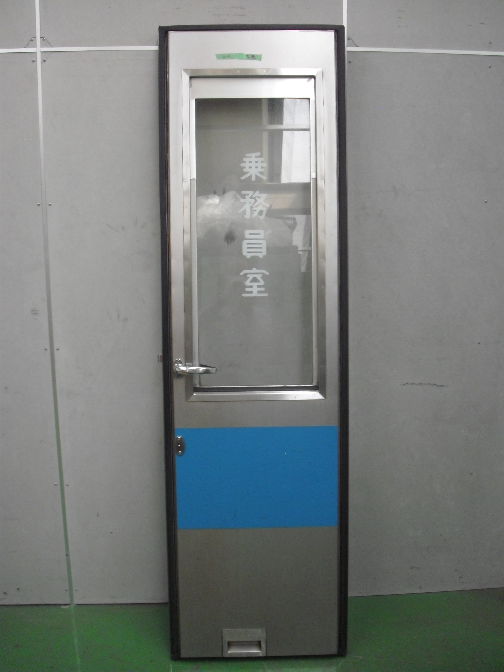 小田急電鉄1000形乗務員室仕切扉下降窓