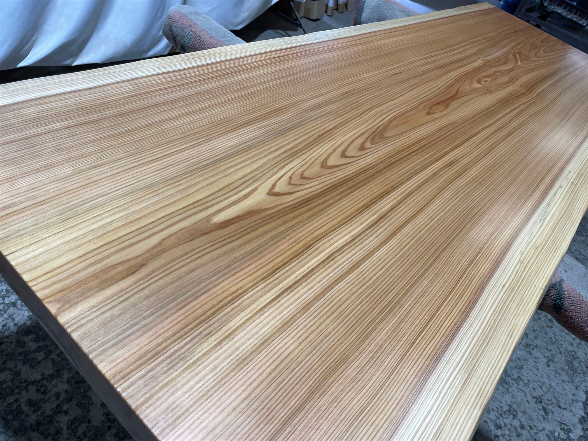 杉9131 一枚板無垢 1940x670-710x50mm 乾燥材 センターテーブル
