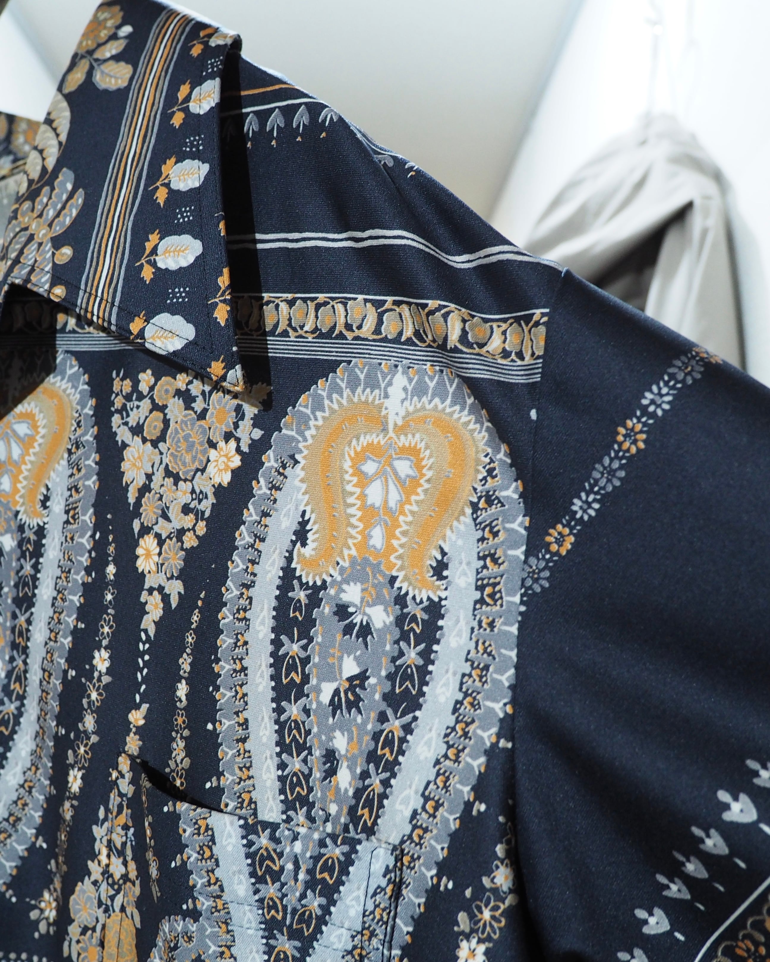 1970 - 80s Beautiful Flower × Paisley Pattern vintage Open collar shirt