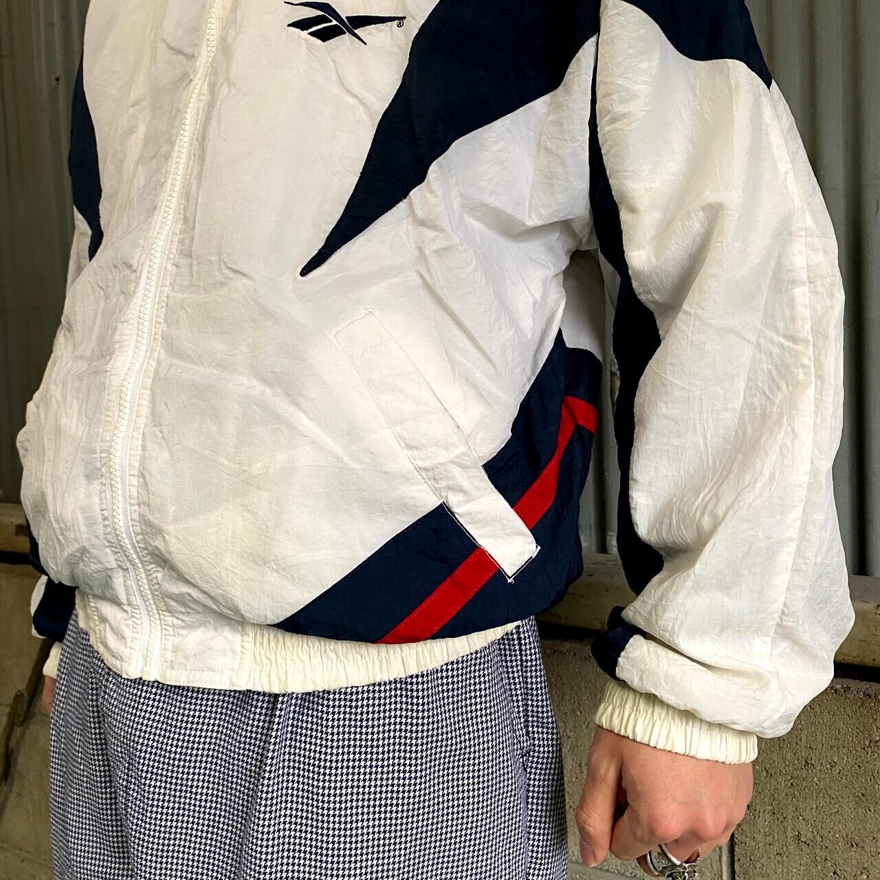90年代 Reebok リーボック ロゴ刺繍 ナイロンジャケット メンズS 古着 