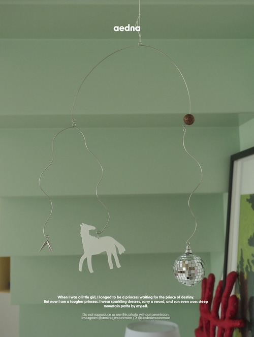 Hanging mobiles [ horse ]