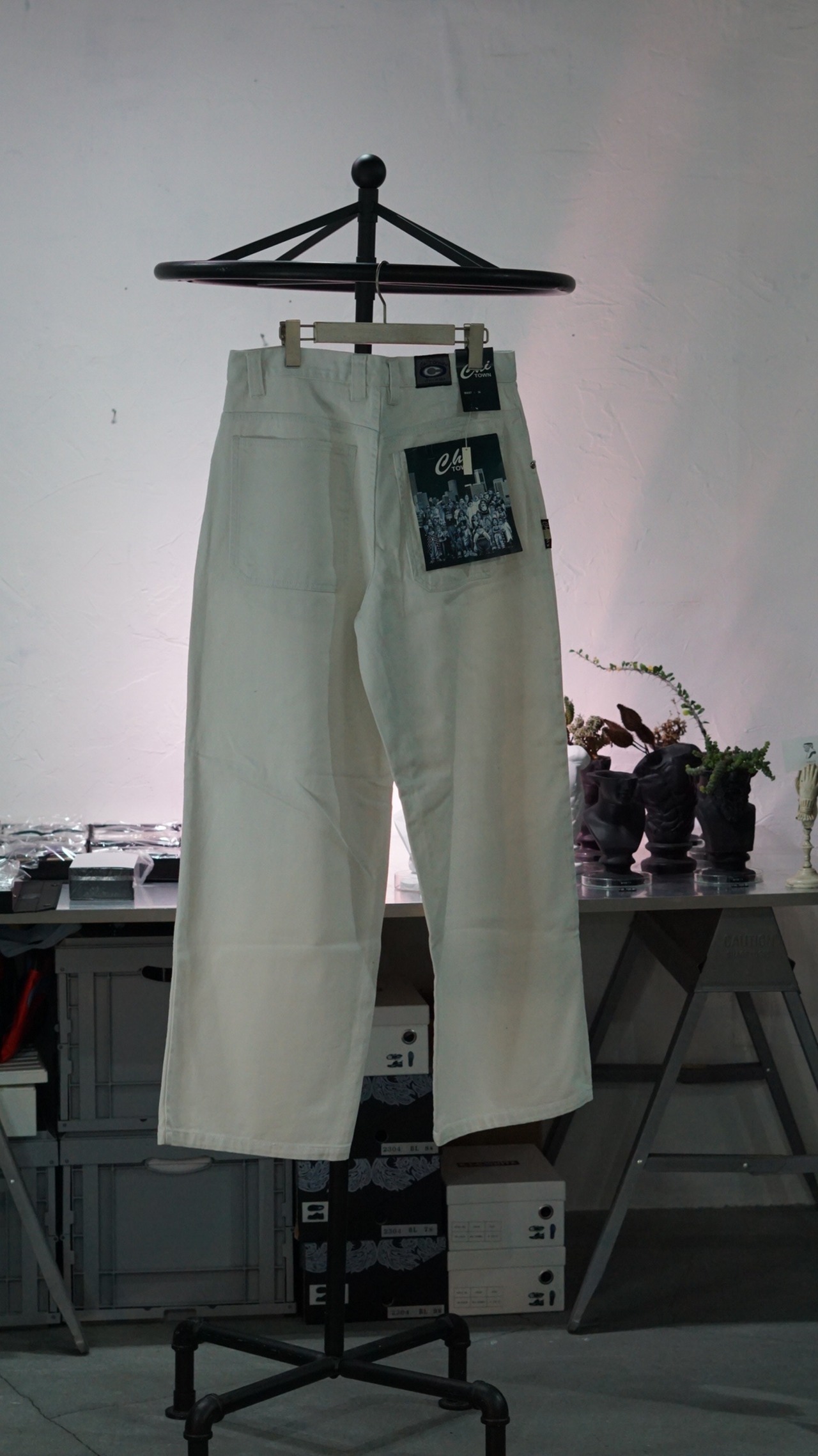 DEAD STOCK WHITE BAGGY DENIM