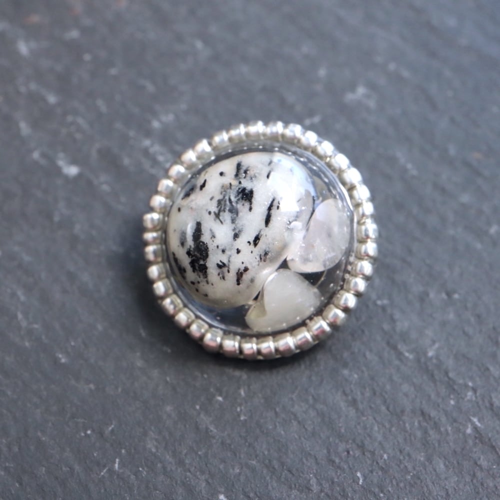 アゲート クォーツ レジン ブローチ 【石のきもち】 天然石 原石