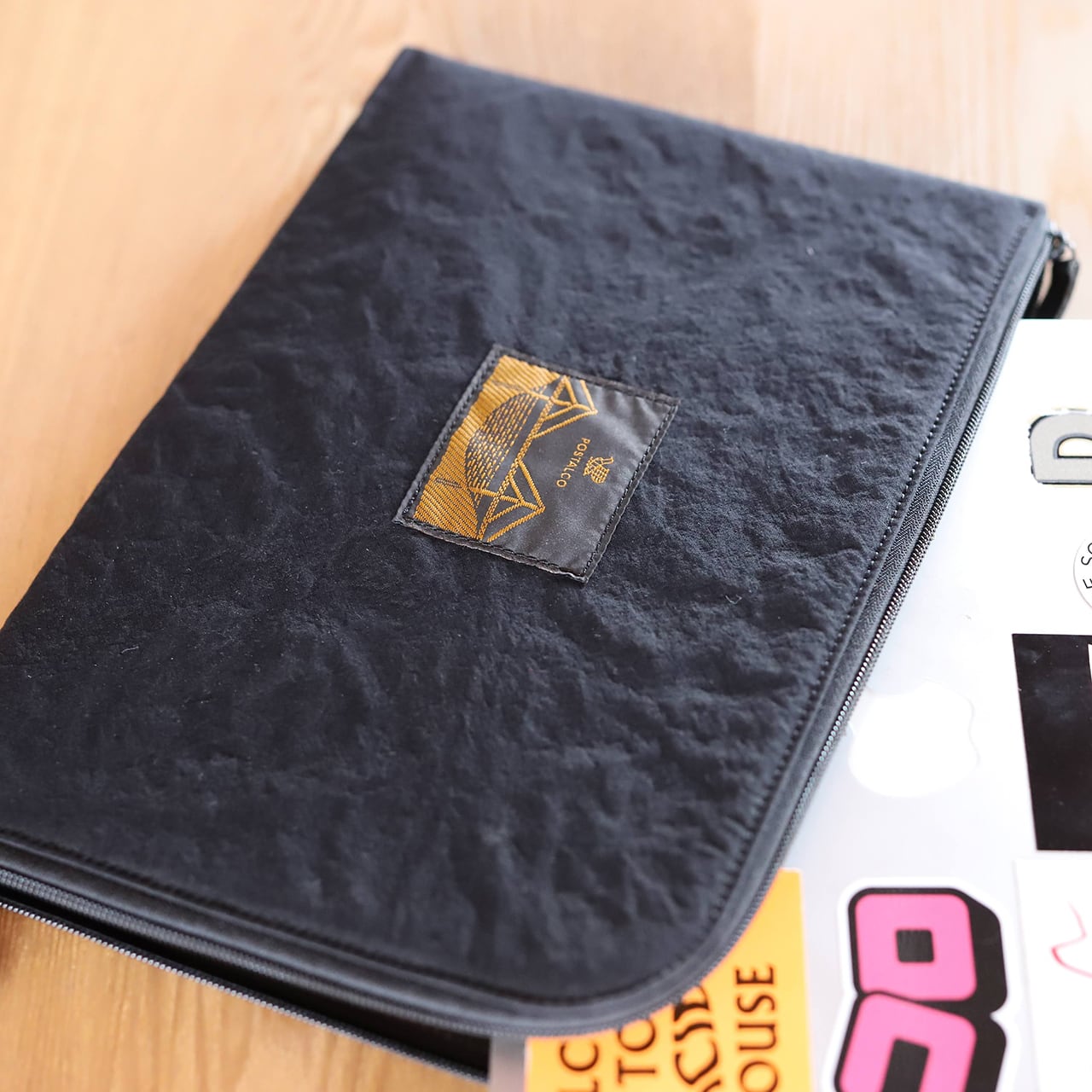 POSTALCO Laptop Case LT with Pen Sleeve | アトマダ寝具店