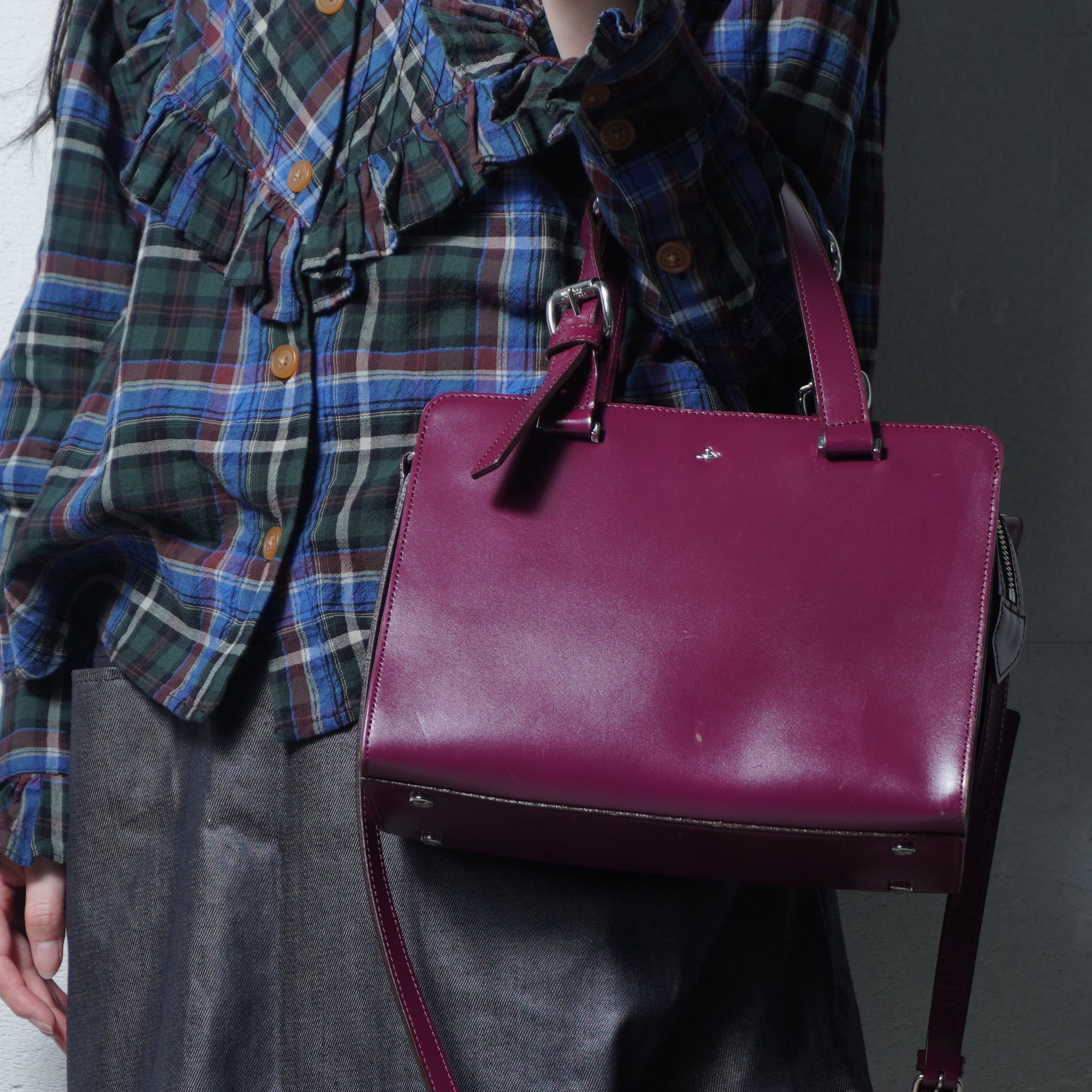 Vivienne Westwood】ヴィヴィアンウエストウッド ”オーブロゴ刺繡