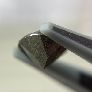 隕石（メテオライト）/ ルース, 7.8mm, 3.85cts